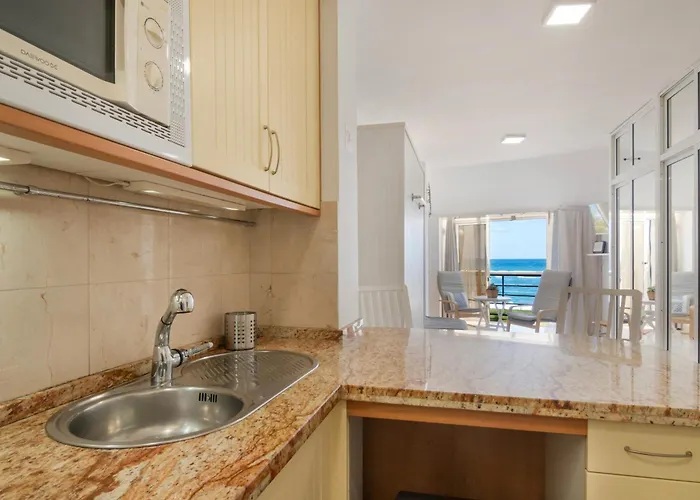 Primera Linea Playa De Canteras Апартаменти