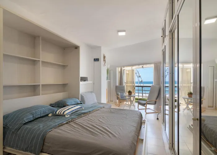 Апартаменти Primera Linea Playa De Canteras